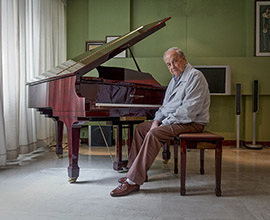 claudio larrea advertising